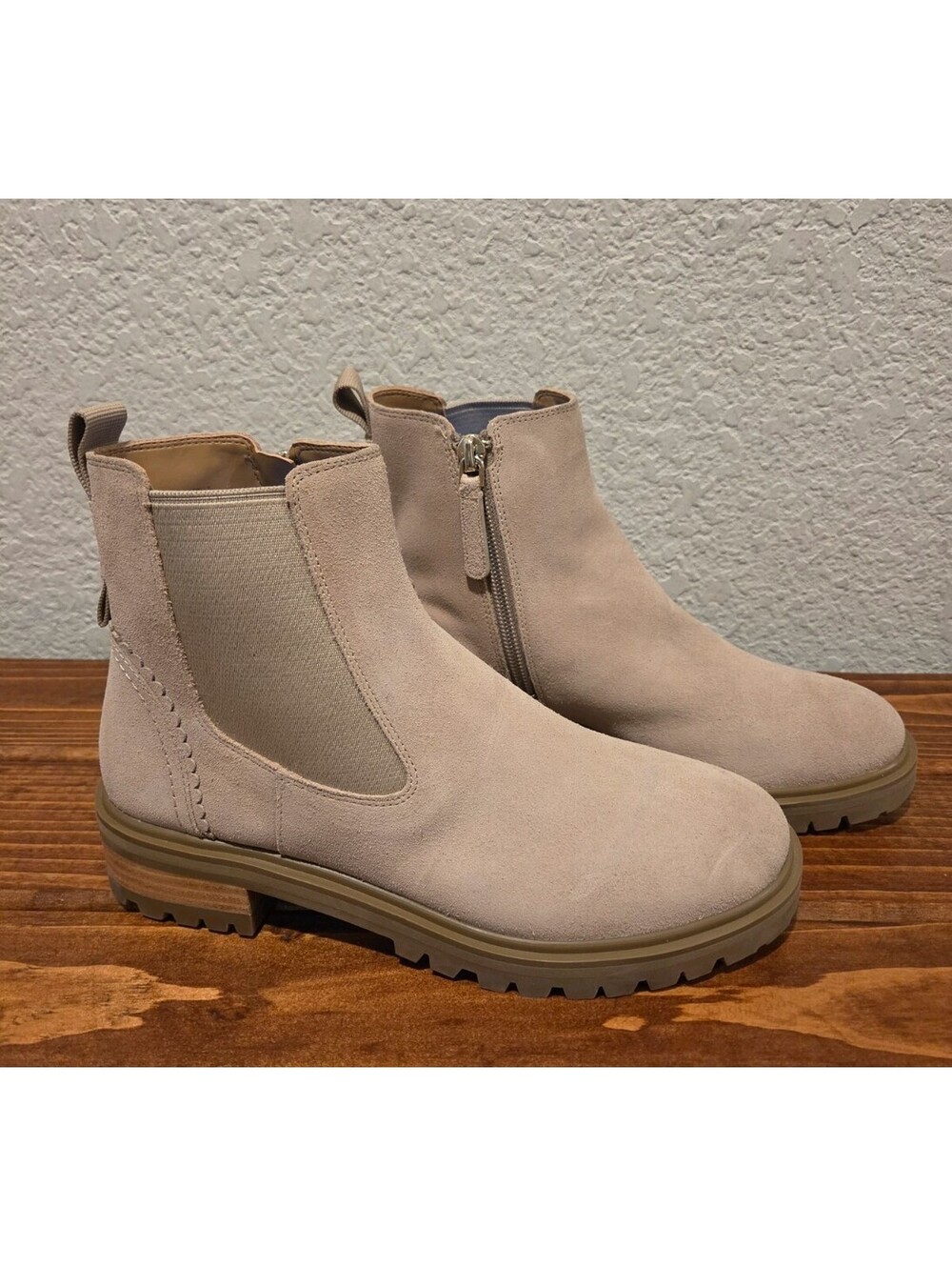 Kate Spade Lug Sole Chelsea Boot  Side Zio Suede Leather Women's Size 5 Tan